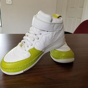 Jordan vs Nike Air Force One